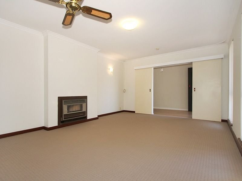 35 Bernley Drive, Viveash WA 6056