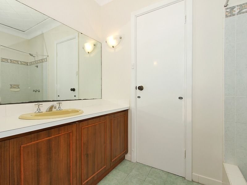 35 Bernley Drive, Viveash WA 6056