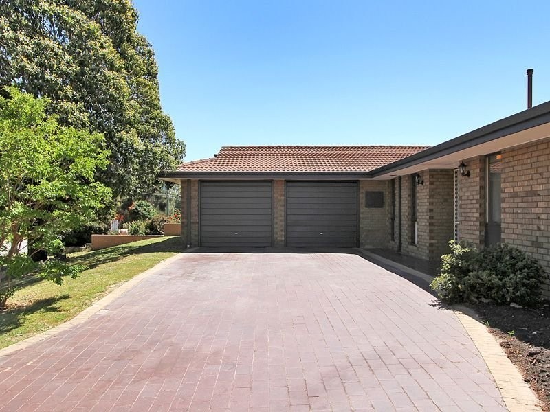 35 Bernley Drive, Viveash WA 6056