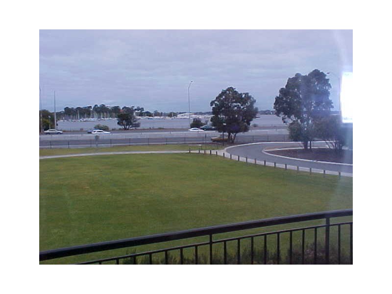 6/1 Cale Street, Como WA 6152