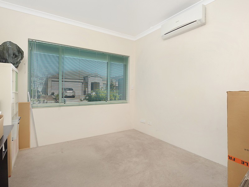 27 Warrilow Loop, Canning Vale WA 6155