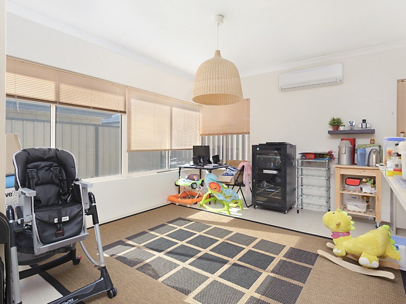 27 Warrilow Loop, Canning Vale WA 6155