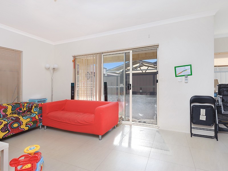 27 Warrilow Loop, Canning Vale WA 6155