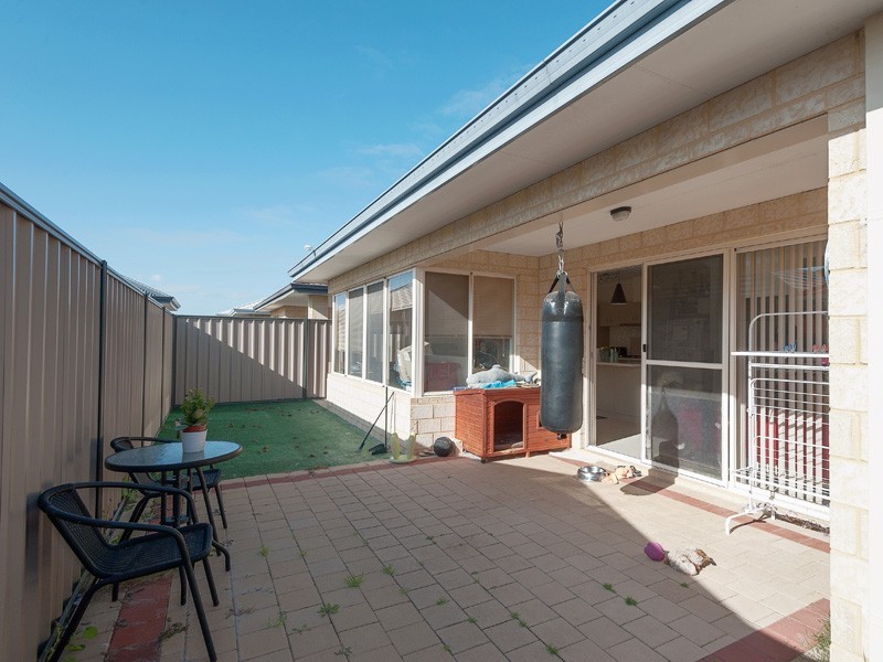 27 Warrilow Loop, Canning Vale WA 6155