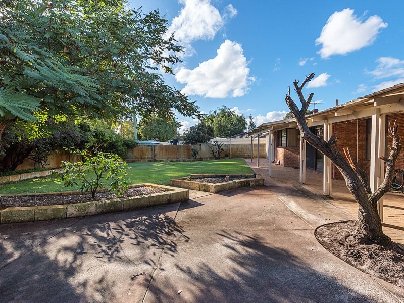 12 Ingvarson Way, Bibra Lake WA 6163