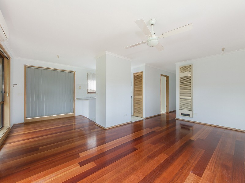 8 Mulwala Gardens, St Albans VIC 3021