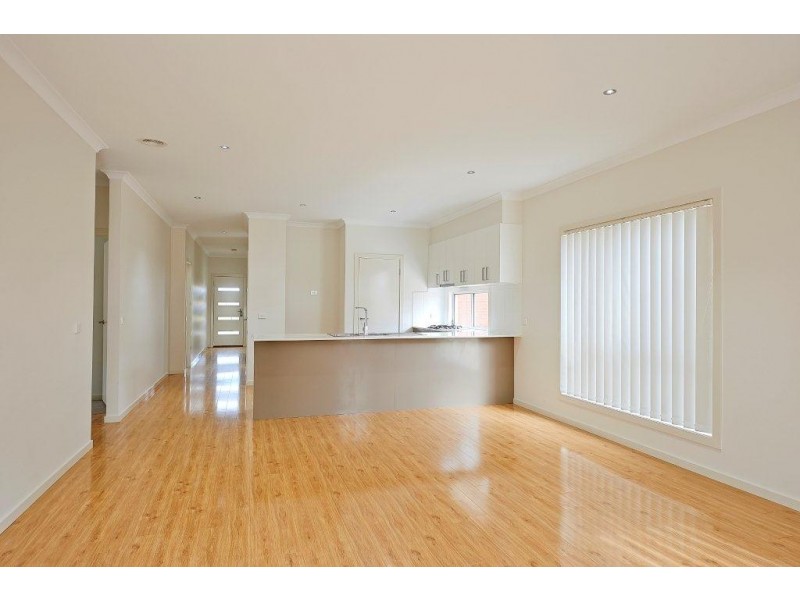9 NEIGHBOURHOOD GROVE, Point Cook VIC 3030