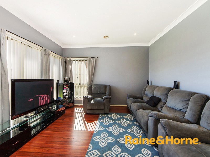 9 ELOURA CIRCUIT, Taylors Hill VIC 3037