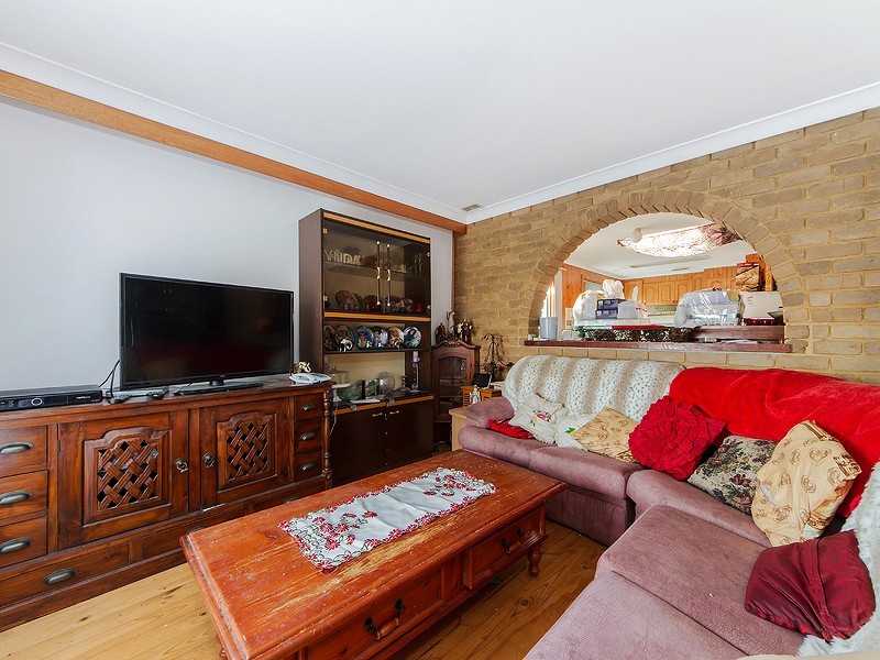 24 NEERIM STREET, Melton South VIC 3338