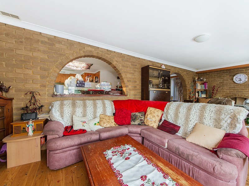 24 NEERIM STREET, Melton South VIC 3338