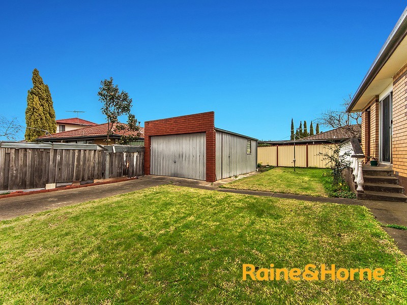 5 CHESTER CRESCENT, Deer Park VIC 3023