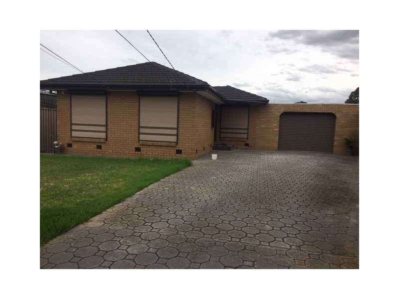 5 ACFOLD COURT, St Albans VIC 3021