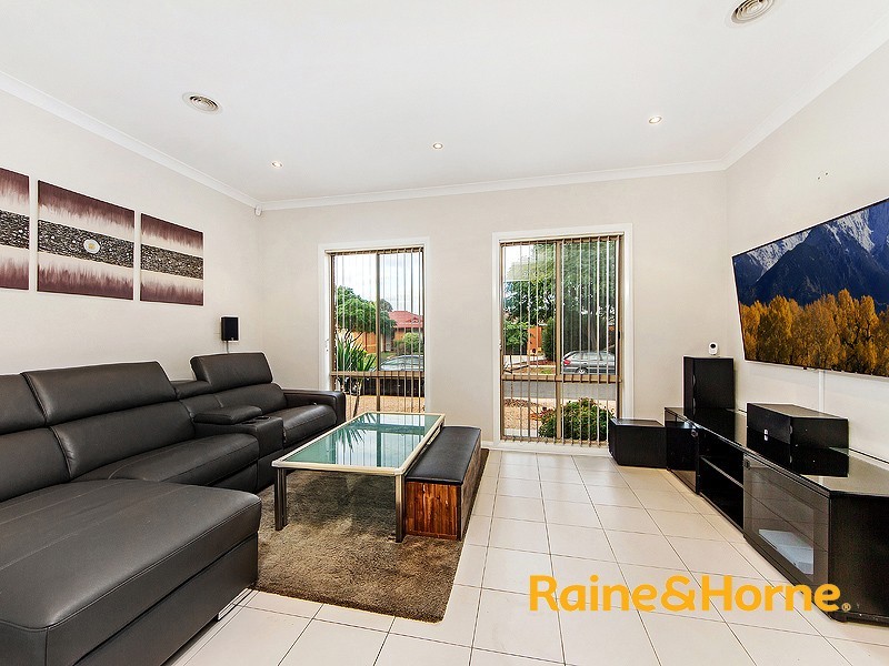 1/9 Brindalee Way, Hillside VIC 3037