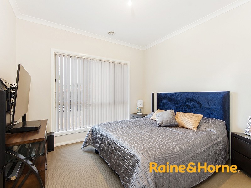 1/9 Brindalee Way, Hillside VIC 3037