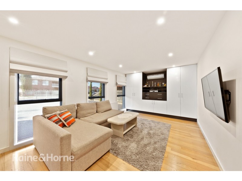 51 GILLESPIE ROAD, St Albans VIC 3021