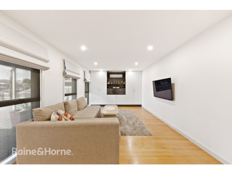 51 GILLESPIE ROAD, St Albans VIC 3021