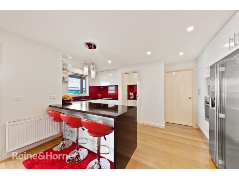 51 GILLESPIE ROAD, St Albans VIC 3021