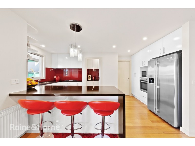 51 GILLESPIE ROAD, St Albans VIC 3021