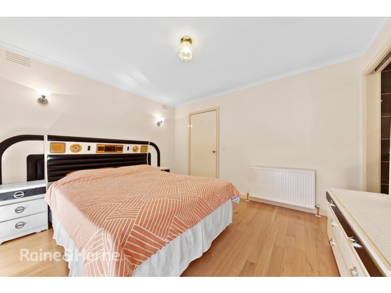 51 GILLESPIE ROAD, St Albans VIC 3021