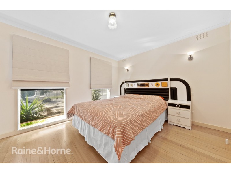 51 GILLESPIE ROAD, St Albans VIC 3021