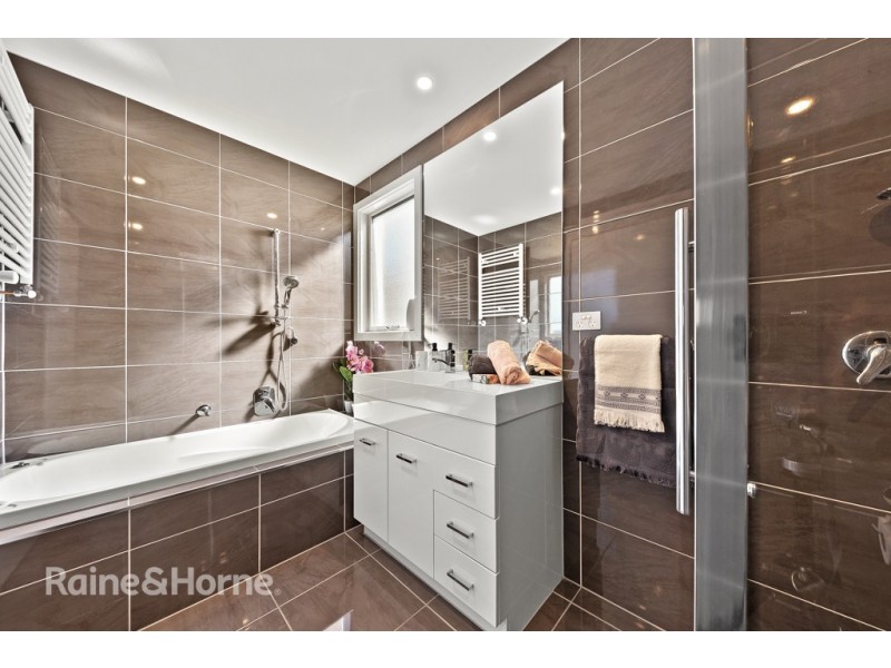 51 GILLESPIE ROAD, St Albans VIC 3021