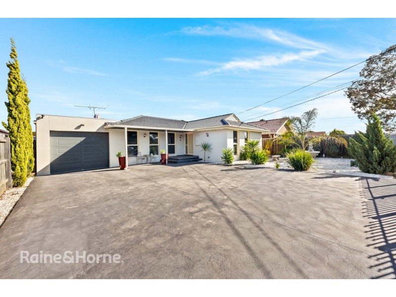 51 GILLESPIE ROAD, St Albans VIC 3021