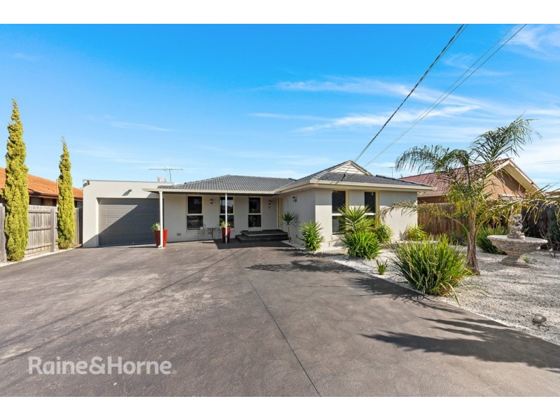 51 GILLESPIE ROAD, St Albans VIC 3021