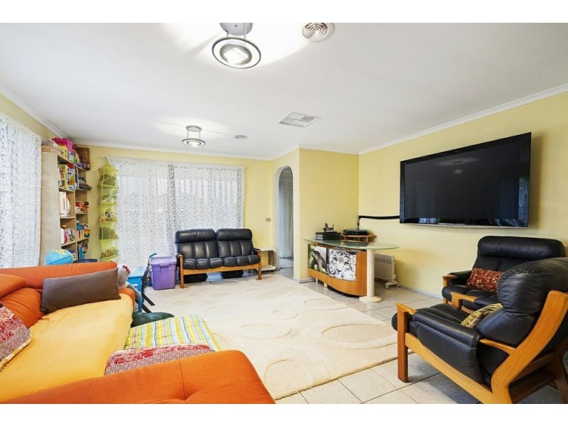 1/1 OWEN CLOSE, Keilor Downs VIC 3038