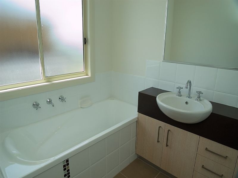 1/17 Duke Street, Sunshine VIC 3020