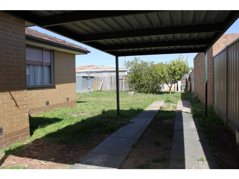 161 Main Road East, St Albans VIC 3021