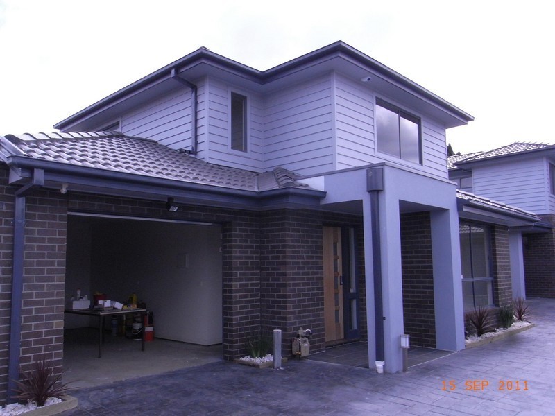 2/160 Biggs Street, St Albans VIC 3021