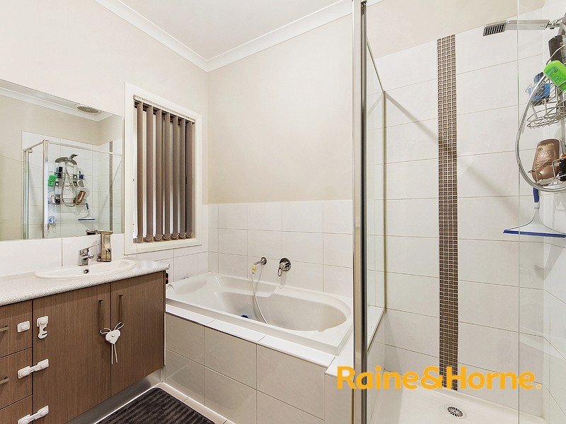 1/9 BRINDALEE WAY, Hillside VIC 3037