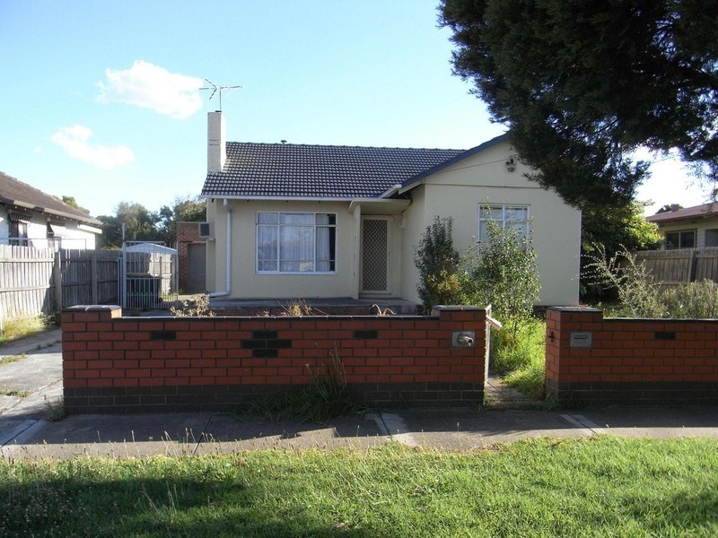 13 McLennan Street, Braybrook VIC 3019