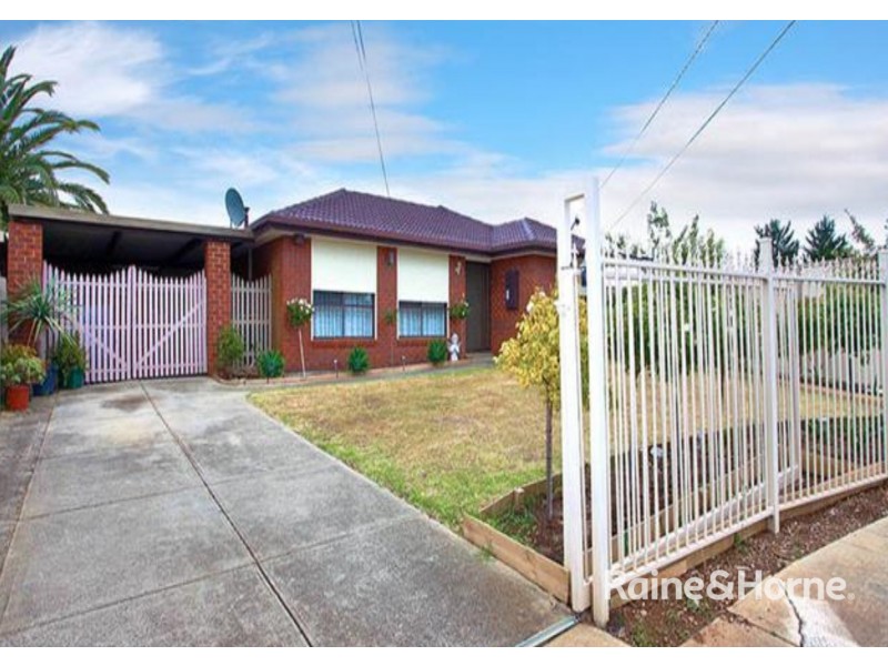 19 PILBARA CT, Kings Park VIC 3021