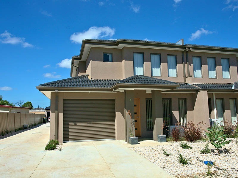 2/33 Elizabeth Street, St Albans VIC 3021