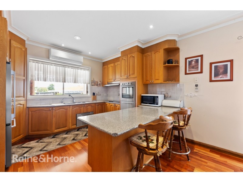 1 DRAGON WAY, Kings Park VIC 3021