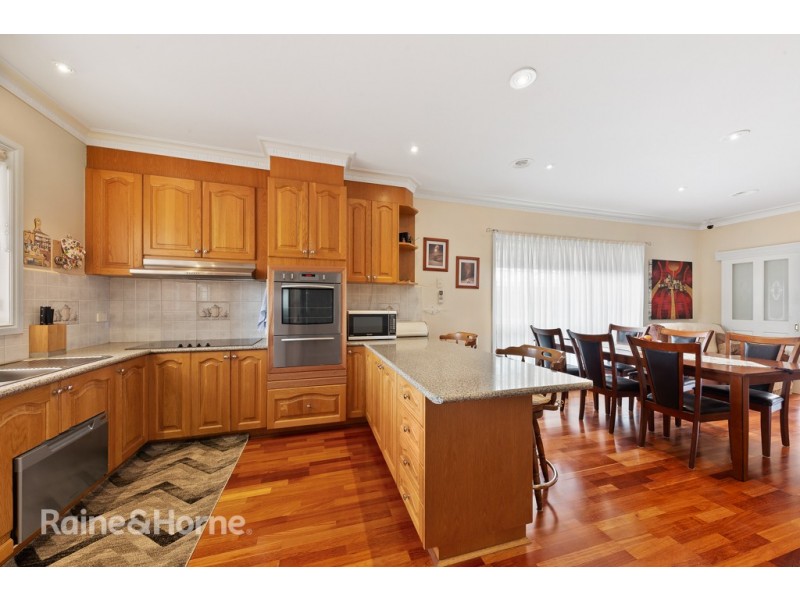 1 DRAGON WAY, Kings Park VIC 3021
