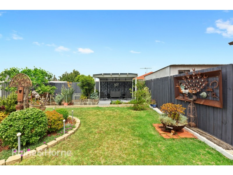 1 DRAGON WAY, Kings Park VIC 3021