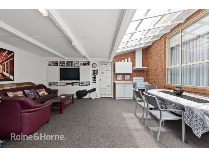 1 DRAGON WAY, Kings Park VIC 3021