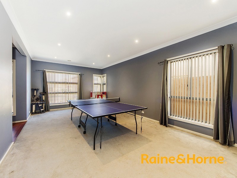 9 ELOURA CIRCUIT, Taylors Hill VIC 3037