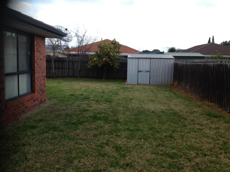 3 Sandstone Court, Delahey VIC 3037