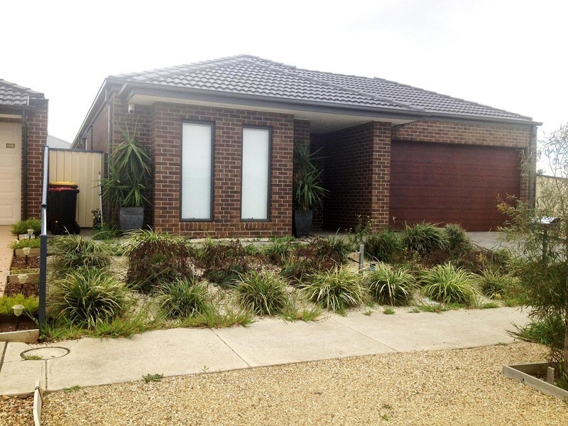 14 Barton Road, Burnside Heights VIC 3023