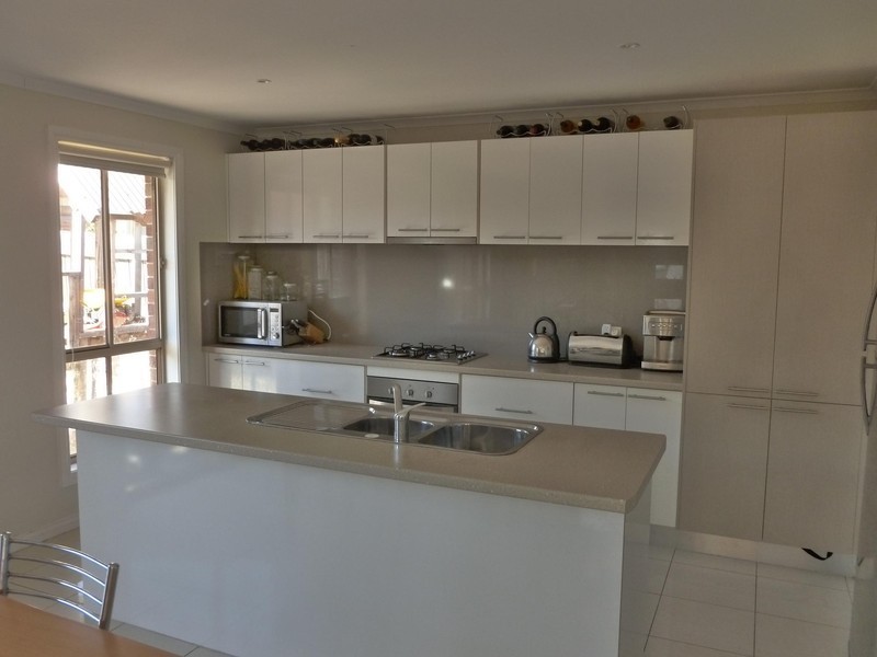 2/189 Opie Road, St Albans VIC 3021