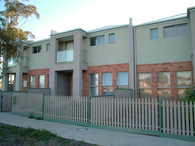 14 Appletree Grove, Cairnlea VIC 3023