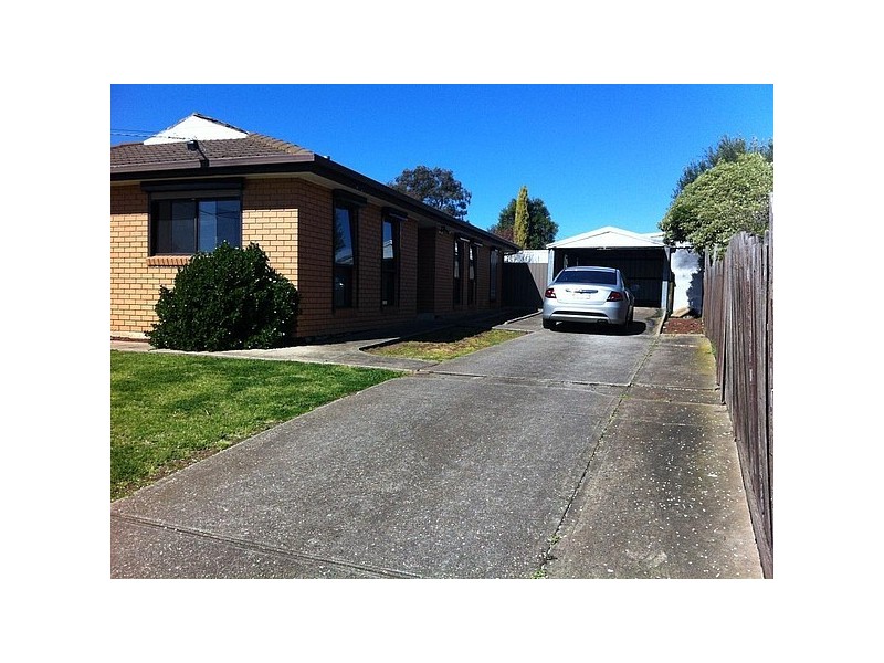 1 Ibsley Court, St Albans VIC 3021