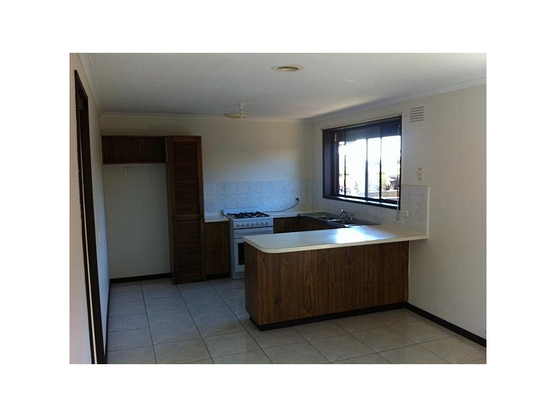 1 Ibsley Court, St Albans VIC 3021