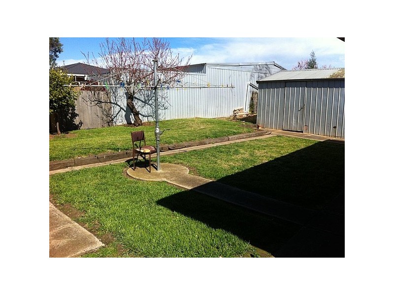 1 Ibsley Court, St Albans VIC 3021