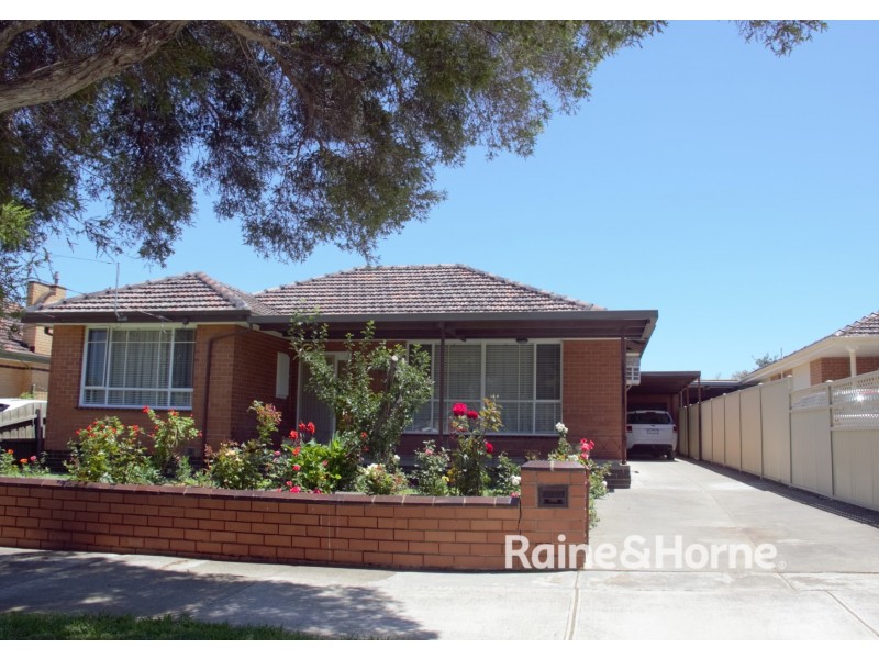 69 ERRINGTON ROAD, St Albans VIC 3021