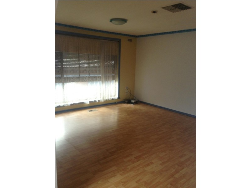 219 Main Road East, St Albans VIC 3021