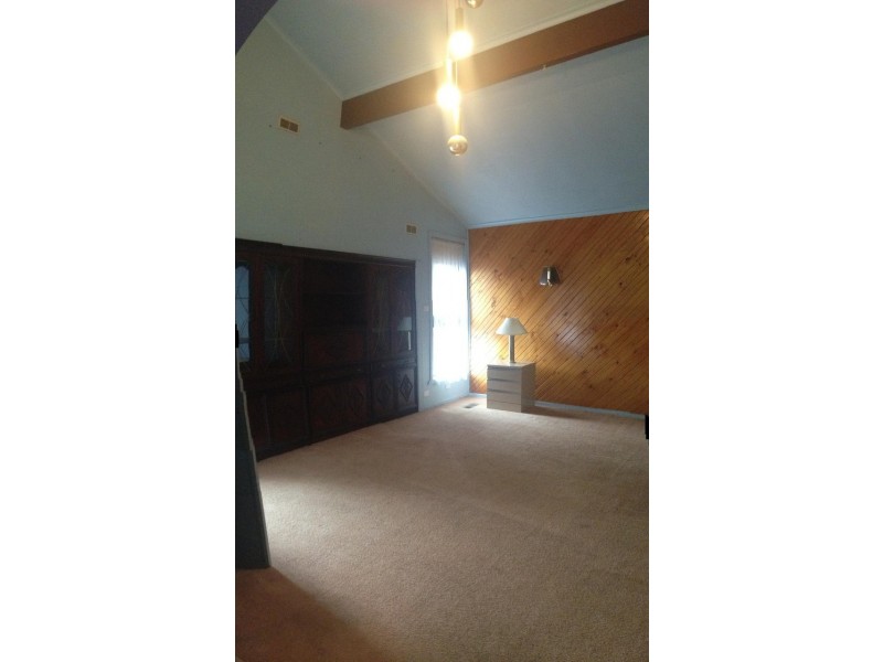 219 Main Road East, St Albans VIC 3021